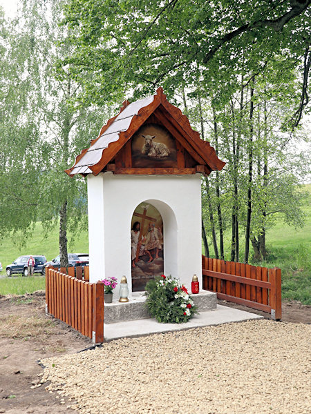 V zatáčce silnice do Chřibské stávala tzv. Bauerova kaple.