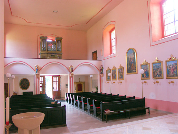 Interiér kostela sv. Máří Magdalény.