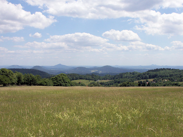 Výhled z Polevského vrchu k jihovýchodu.