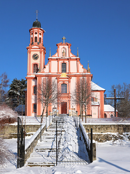 Kirche St. Maria Magdalena in Mařenice (Groß Mergtal).