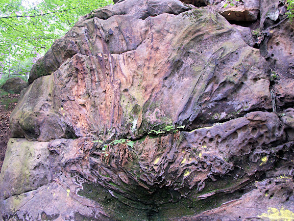 Eisenoxidimprägnationen im Sandstein bei Třídomí (Dreihäuser).