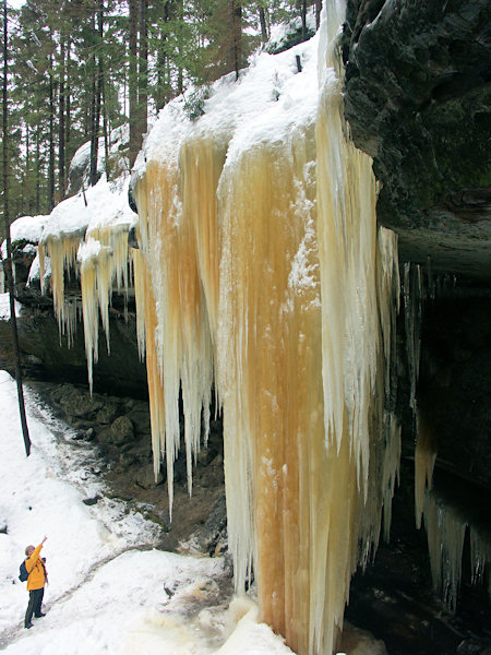 Eis-Wasserfall Opona (Vorhang).
