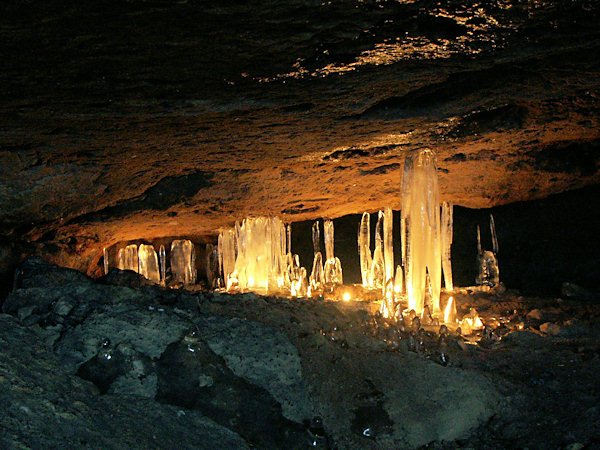 Ledová výzdoba v Jeskyni víl.