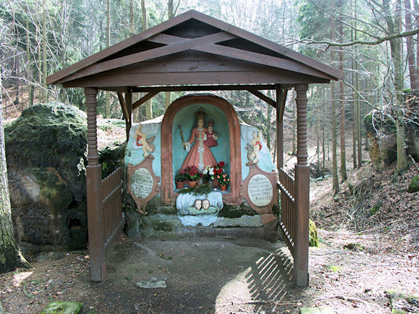 Mariánská kaple v údolí u Lipnice.