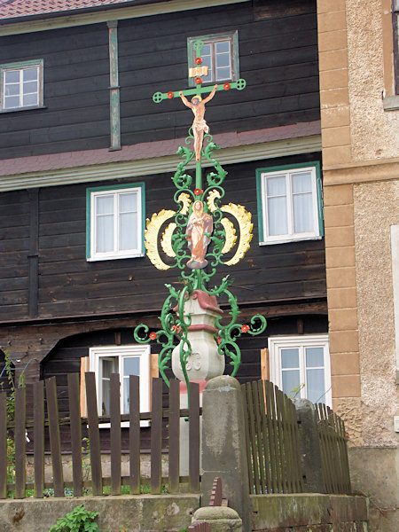Köglerův kříž v Kamenné Horce je jedním z nejkrásnějších křížů v širokém okolí.