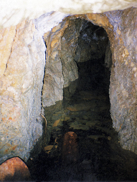 Der Milířka-Stollen unter dem Rohál (Hörndel) ist mit Wasser gefüll.