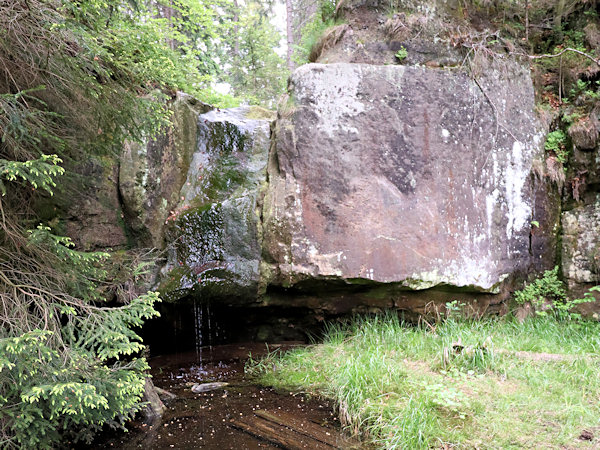 Bukový vodopád (Buchenwasserfall) bei Nová Huť (Neuhütte).