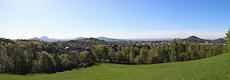Blick von Borská skalka (Hasenberg bei Haida) nach Südosten. Blick von Borská skalka (Hasenberg bei Haida) nach Südosten.