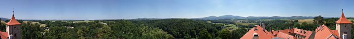 Panoramatický výhled z věže Grabštejna.
