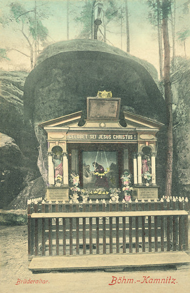 Pohlednice z roku 1910 zachycuje výzdobu Bratrského oltáře. Oproti předchozí pohlednici je na něm jiný oltářní obraz.