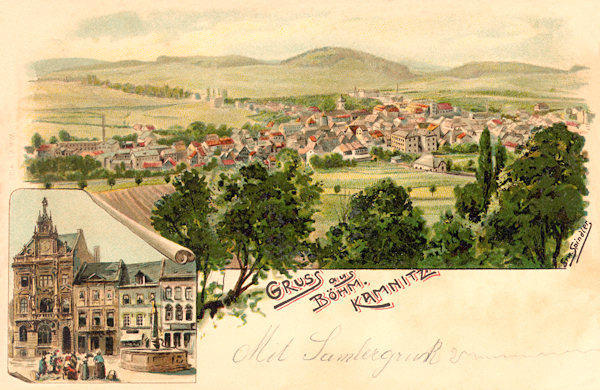 Na této pohlednici České Kamenice je celkový pohled na město a detail domů na západní straně náměstí s budovou spořitelny.