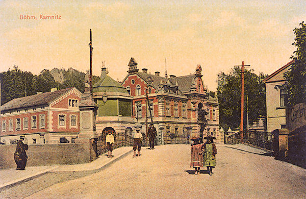 Na této pohlednici vidíme nejstarší Preidlovu vilu, ve které bylo později ředitelství rabštejnských přádelen. Dnes je tu centrum dětí a mládeže.