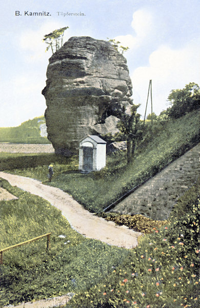 Auf dieser Ansichtskarte vom Jahre 1914 ist der Töpferstein bei Horní Kamenice (Oberkamnitz).