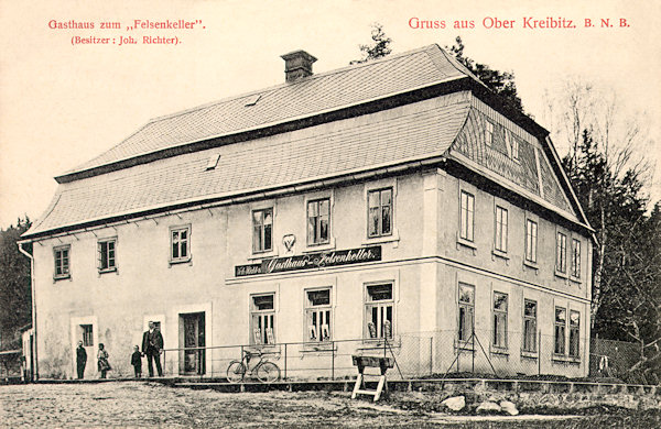 Diese Ansichtskarte aus dem Jahr 1909 zeigt die ehemalige Gaststätte „Felsenkeller“, deren Inhaber damals Johann Richter war.