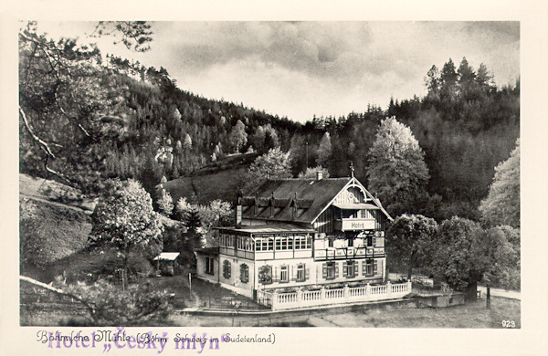 Pohlednice z 1. poloviny 40. let 20. století zachycuje Český mlýn po jeho poslední přestavbě.