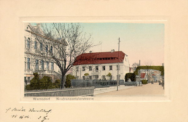 This picture postcard from the first quarter of the 20th entury shows the houses standing on the border of the streets Legií and Kollár's.