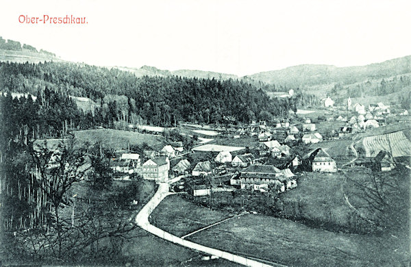 Na této nedatované pohlednici je zachycen Horní Prysk od západu.