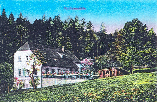 On this picture postcard from about 1910 we can see the former mill in the local part Freudenthal, which was closed down after the fire in the fifties of the 20th century.