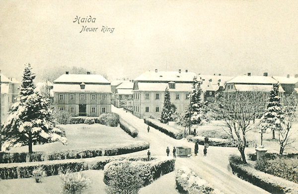 This picture postcard shows the winter atmosphere at the Palackého-náměstí-square in the first years of the 20th century.