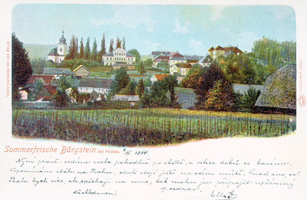 Diese Ansichtskarte von 1900 zeigt den mittleren Teil von Sloup (Bürgstein) mit der Kirche der hl. Katharina (links), der Schule und den das Schloss umgebenden Gebäuden (rechts).