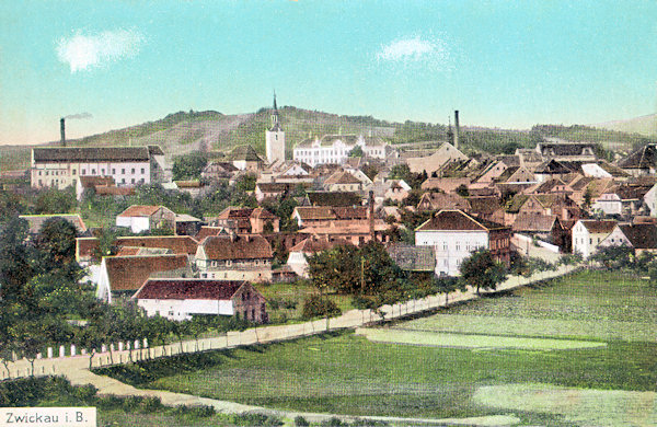 This picture postcard shows the centre of Cvikov as seen from East. The picture is dominated by the newly built house of the primary and secondary school (1907), the tower of St. Elisabeth church and the building of the the weaving-mill Serafin Liebisch Sons (on the right edge). In the foreground there is the road to Jablonné.