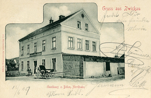 On this picture postcard from the beginning of the 20th Century the restaurant „Zur Böhmischen Nordbahn“ standing in the neigbourhood of the now cancelled railway station at the road to Sloup is shown. At present the house is the seat of the Children´s and Youth´s centre Cvikováček.