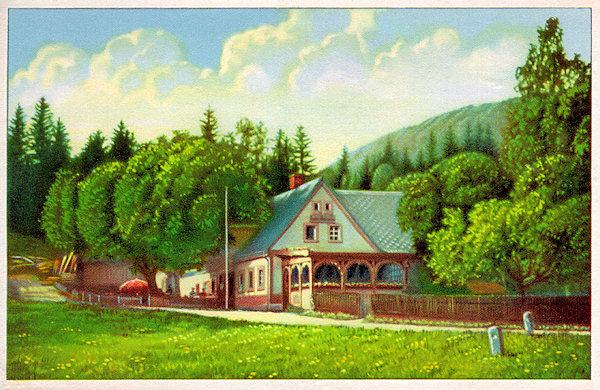 Tato pohlednice zobrazuje dnes již neexistující hostinec „U Hamerského mlýna“ uprostřed osady.
