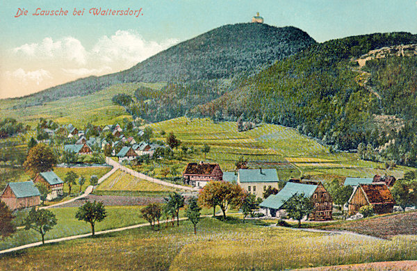 Tato pohlednice zachycuje horu Luž s horní částí Waltersdorfu na úpatí.