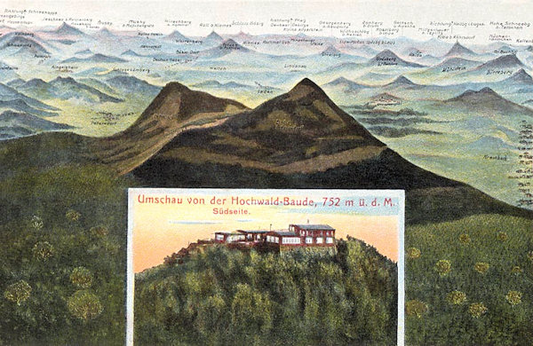 Na této pohlednici je zachycen výhled z vrcholu Hvozdu směrem k jihu. Ve výřezu jsou původní chaty na jižním vrcholu.