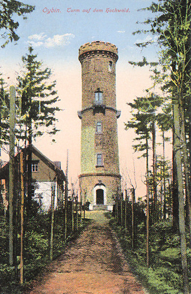 V roce 1891 vystavěl žitavský přírodovědný spolek Globus na Hvozdu novou kamennou rozhlednu. Věž, postavená na severním konci hřbetu, byla slavnostně otevřena 14. září 1892.