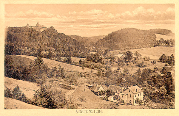 On this picture postcard from the beginning of the 20s of the 20th century the valley of the Václavický potok-creek and the castle Grabštejn are shown as seen from the southwest.