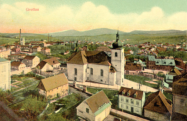 On this picture postcard from 1907 we see the church of St. Bartholomew.
