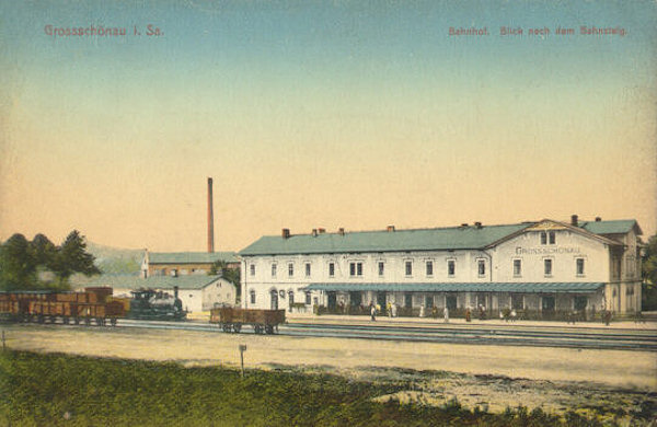 Na pohlednici z roku 1911 je nádraží na trati Eibau-Varnsdorf-Zittau.