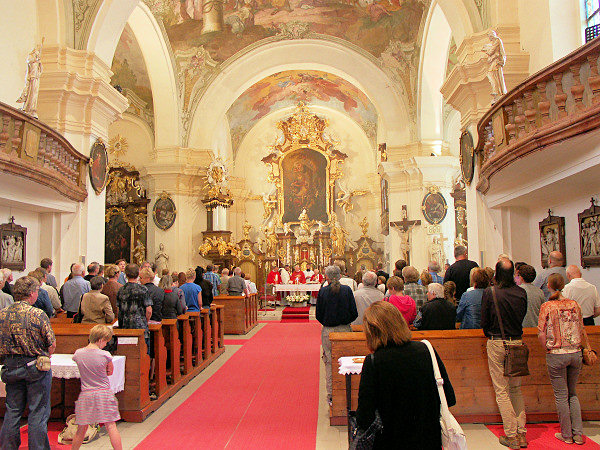 Poutní mše svatá v kostele sv. Bartoloměje.