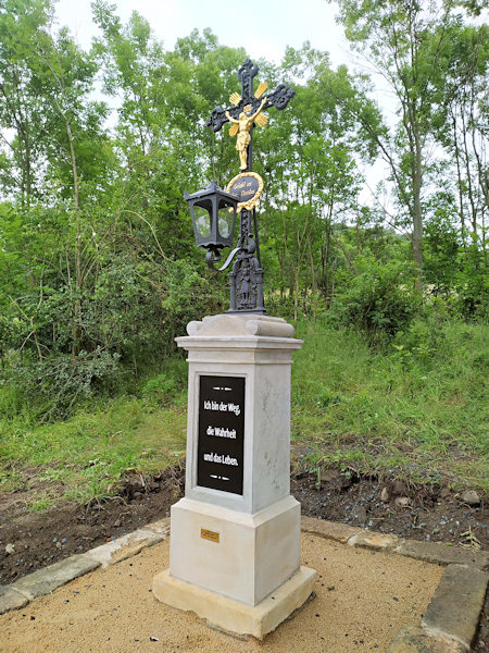 Kříž pod Zámeckým vrchem, stav po renovaci 20.6.2020.