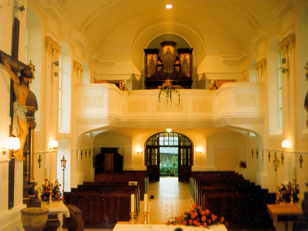 Obnovený interiér kostela.