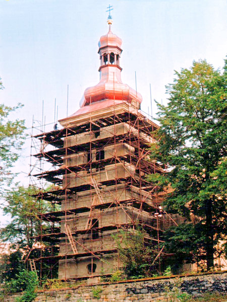 Oprava věže kostela sv. Martina.