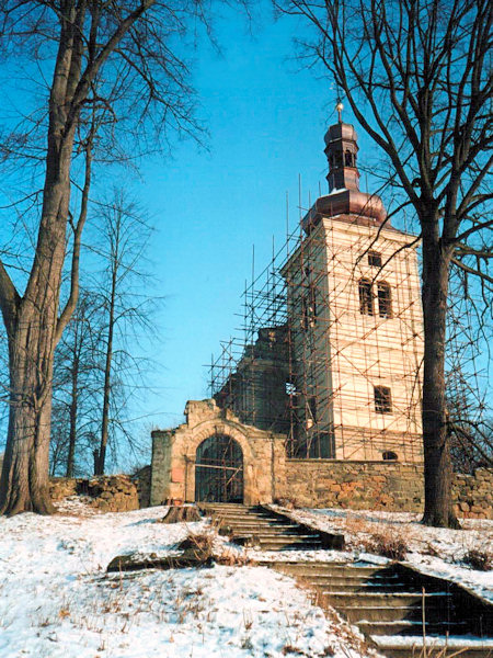 Opravená věž kostela sv. Martina.