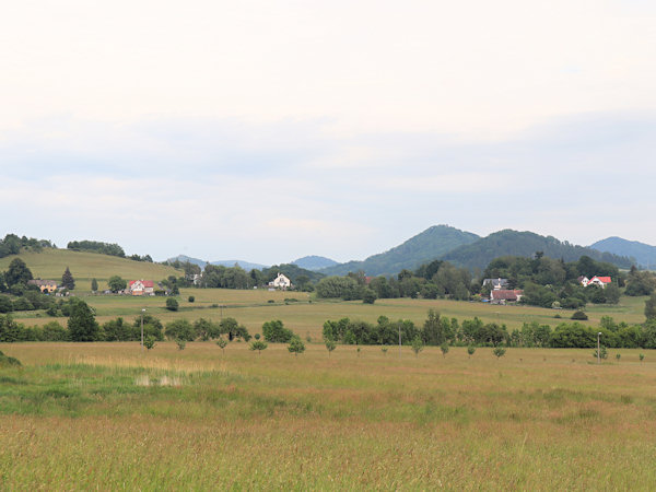 Pohled na osadu od západu.