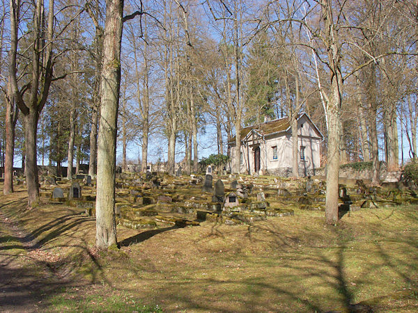 Hřbitov v Krásném Buku.