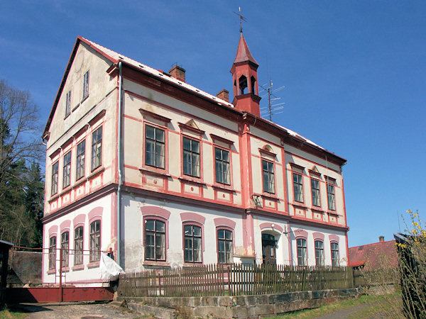 Die ehemalige Schule von Kyjov (Khaa).