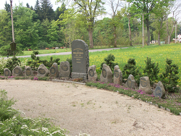 Das erneuerte Denkmal der im 1. Weltkrieg gefallenen Mitbürger.