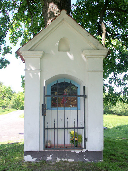 Knäspelova kaple u silnice do Práchně.