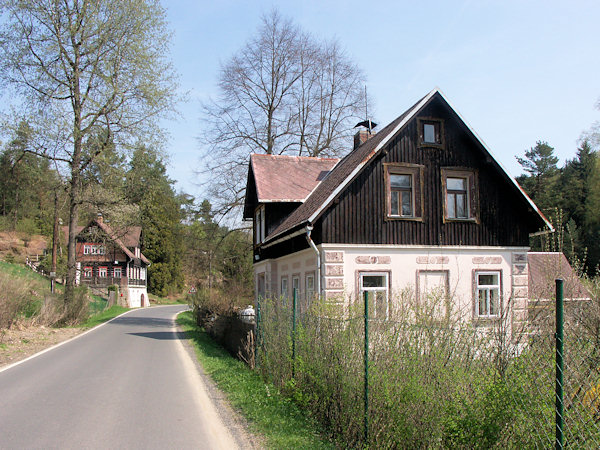 Domky u silnice do Krompachu.