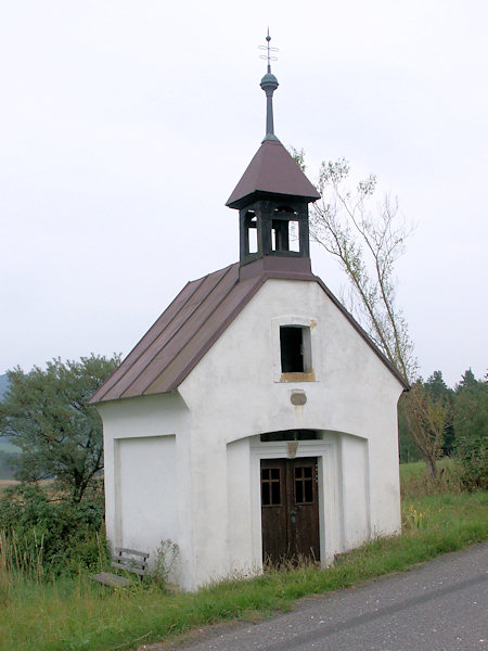 Die Kapelle an der Straße.