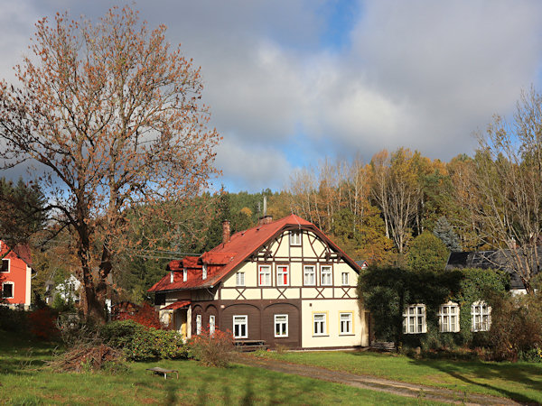 Das ehemalige Gasthaus „U Budulínka“ im Zentrum des Dorfes.