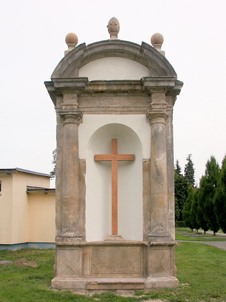 Grösselova kaple na rohu Žitavské a Nádražní ulice.
