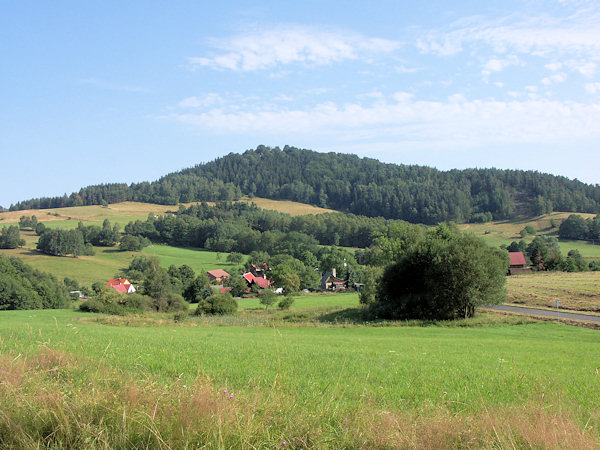 Pohled na Kunratický vrch od severu.