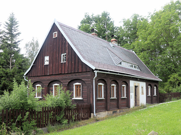 Eines der letzten Häuser des ehemaligen Dorfes Světlík.