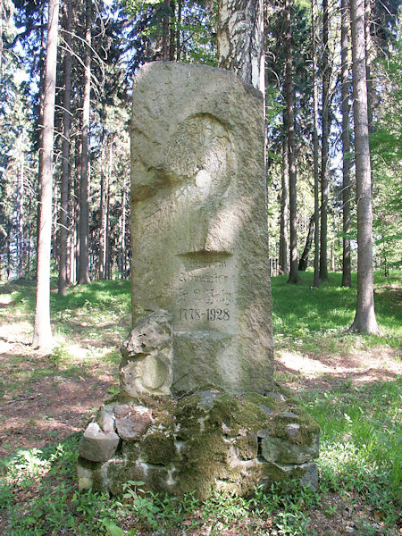 Torzo památníku Friedricha Ludwiga Jahna.